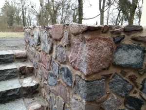 Spoinowanie kamiennych murów